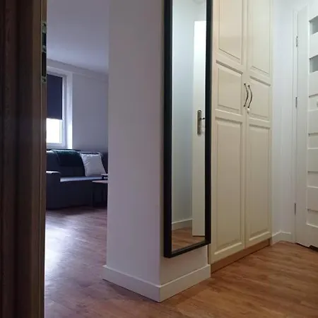 Studio Metro Targowek Mieszkaniowy *